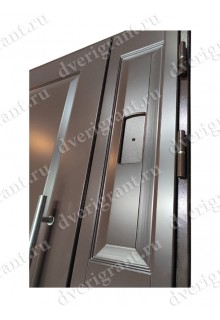 Нестандартная металлическая дверь в квартиру для старого фонда - 21-009